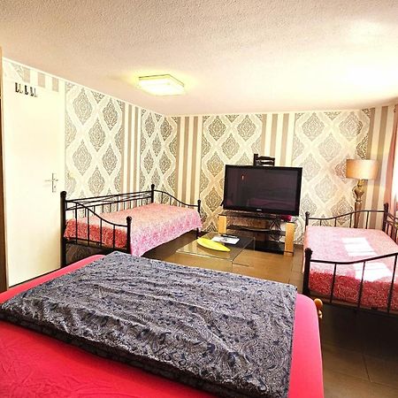 Gruendauer Monteurwohnung/Studentenwohnung Buitenkant foto