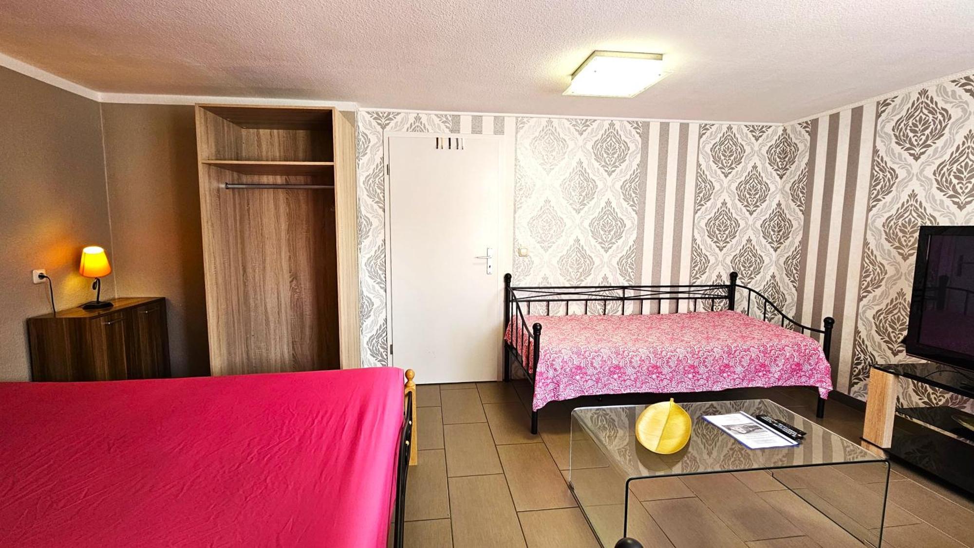 Gruendauer Monteurwohnung/Studentenwohnung Buitenkant foto