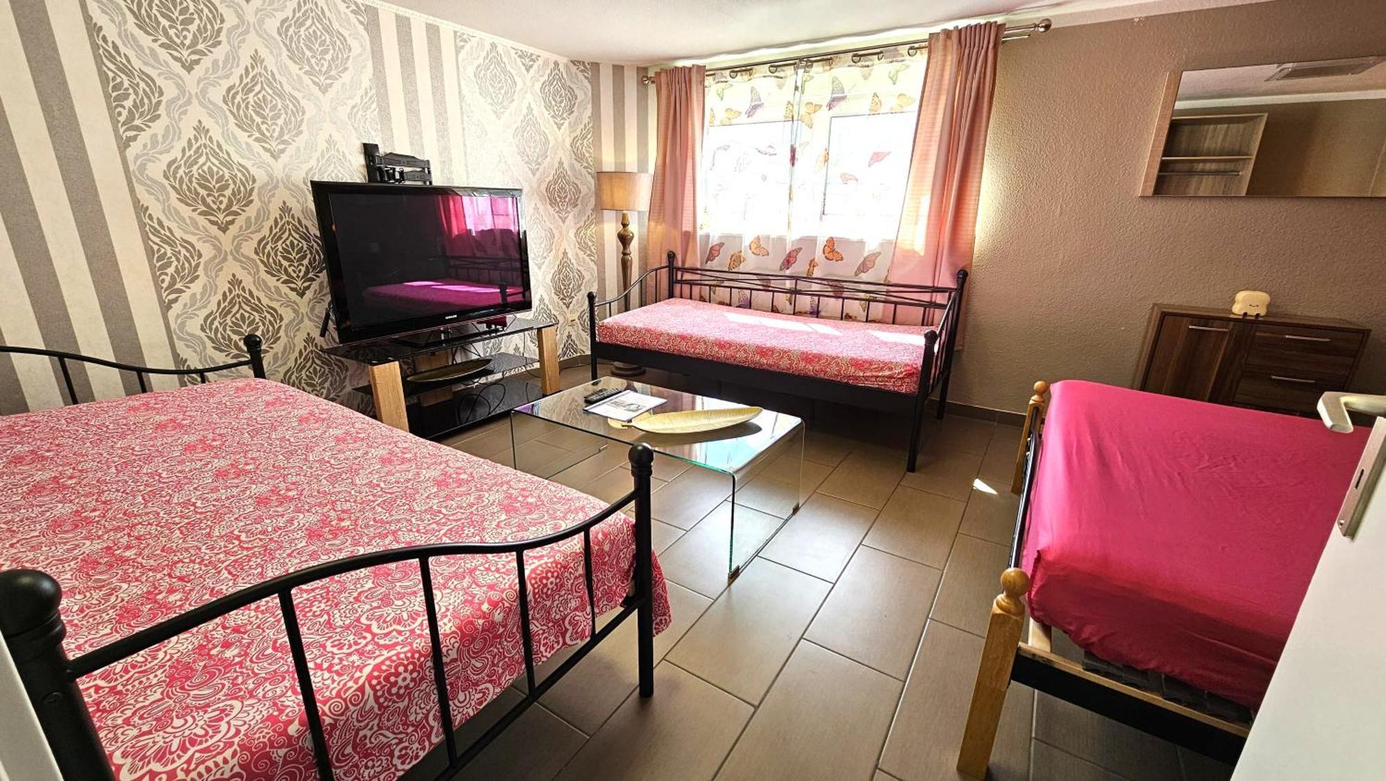 Gruendauer Monteurwohnung/Studentenwohnung Buitenkant foto