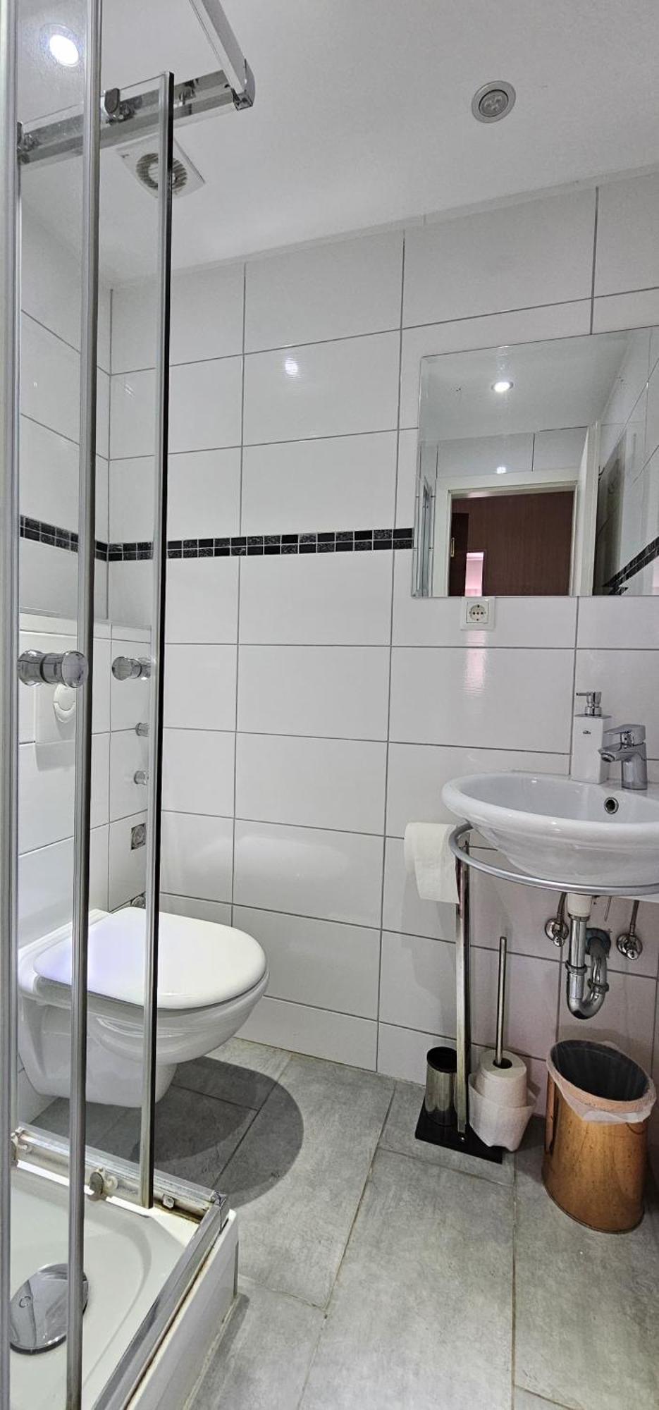Gruendauer Monteurwohnung/Studentenwohnung Buitenkant foto